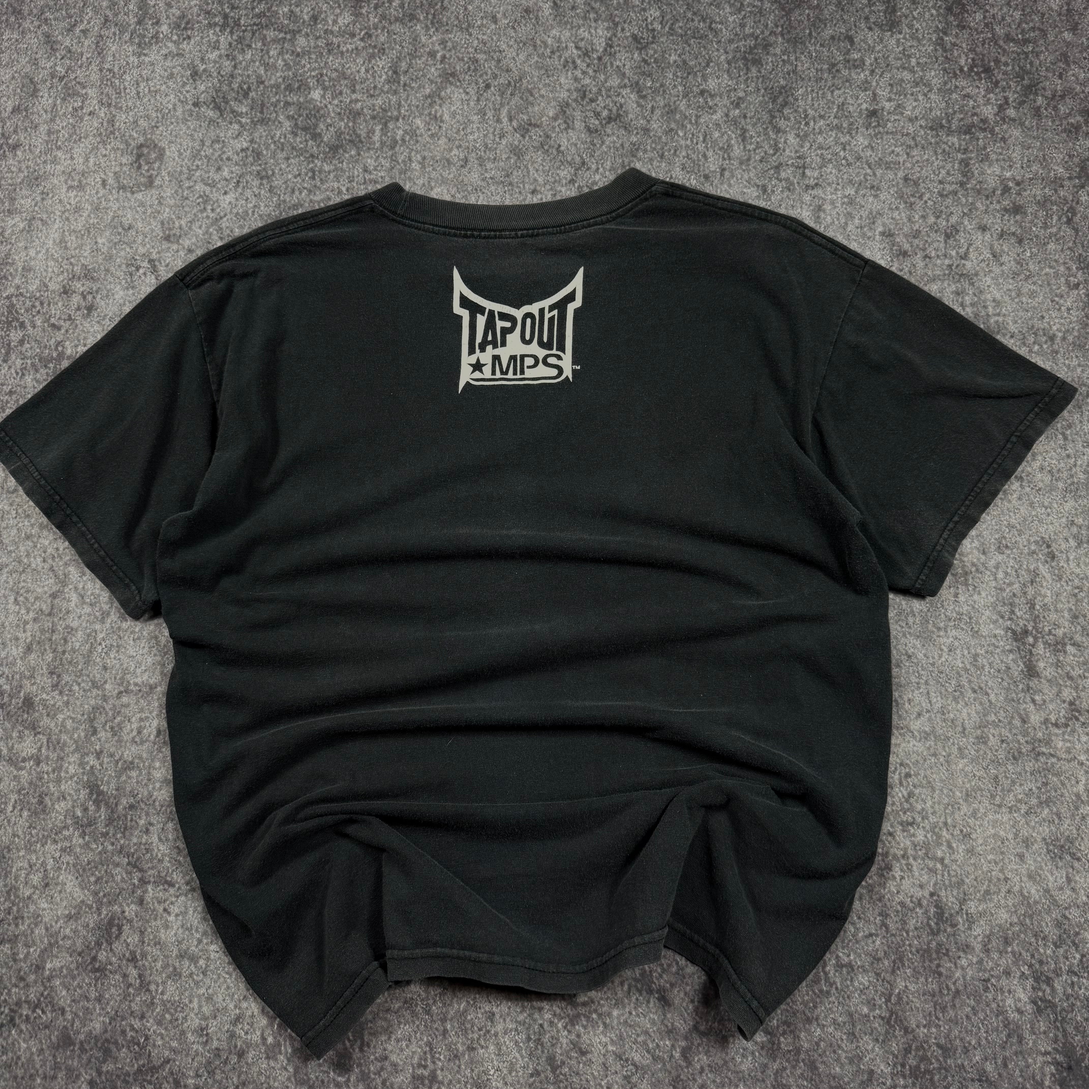 (rare) 2000s tapout shirt (L)