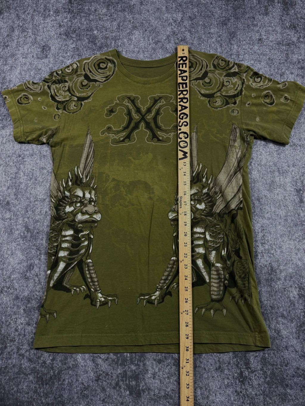 (rare) 2000s xtreme couture shirt (M)
