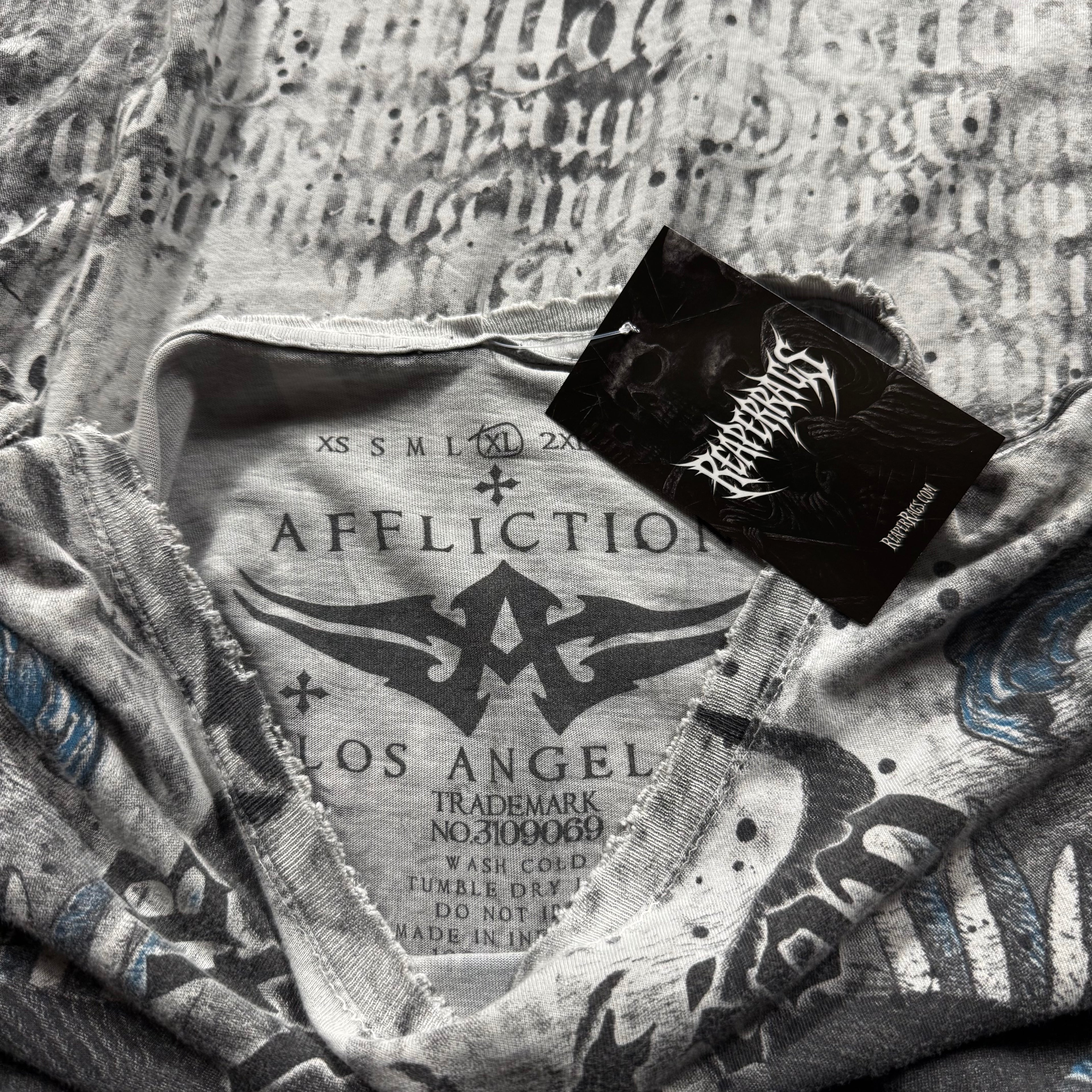 (rare) 2000s Affliction Shirt (XL)