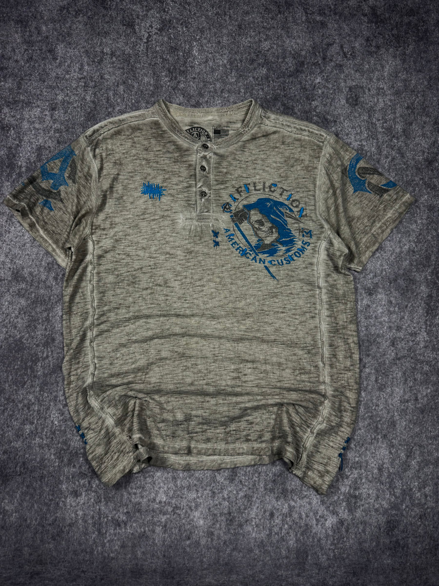 2000s affliction shirt (L)