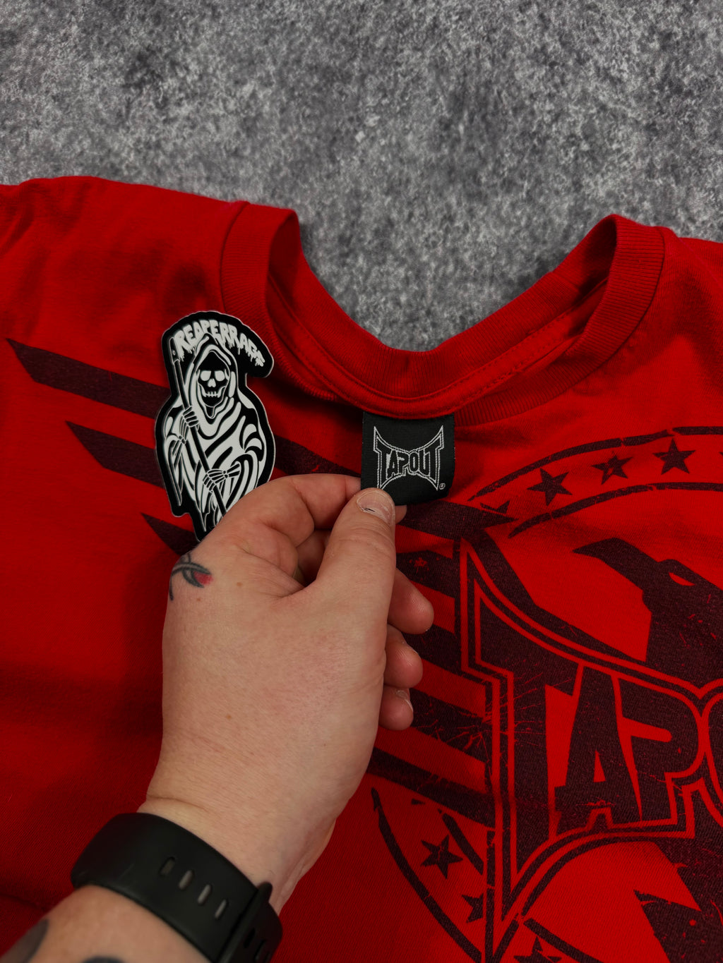 2000s tapout shirt (L)