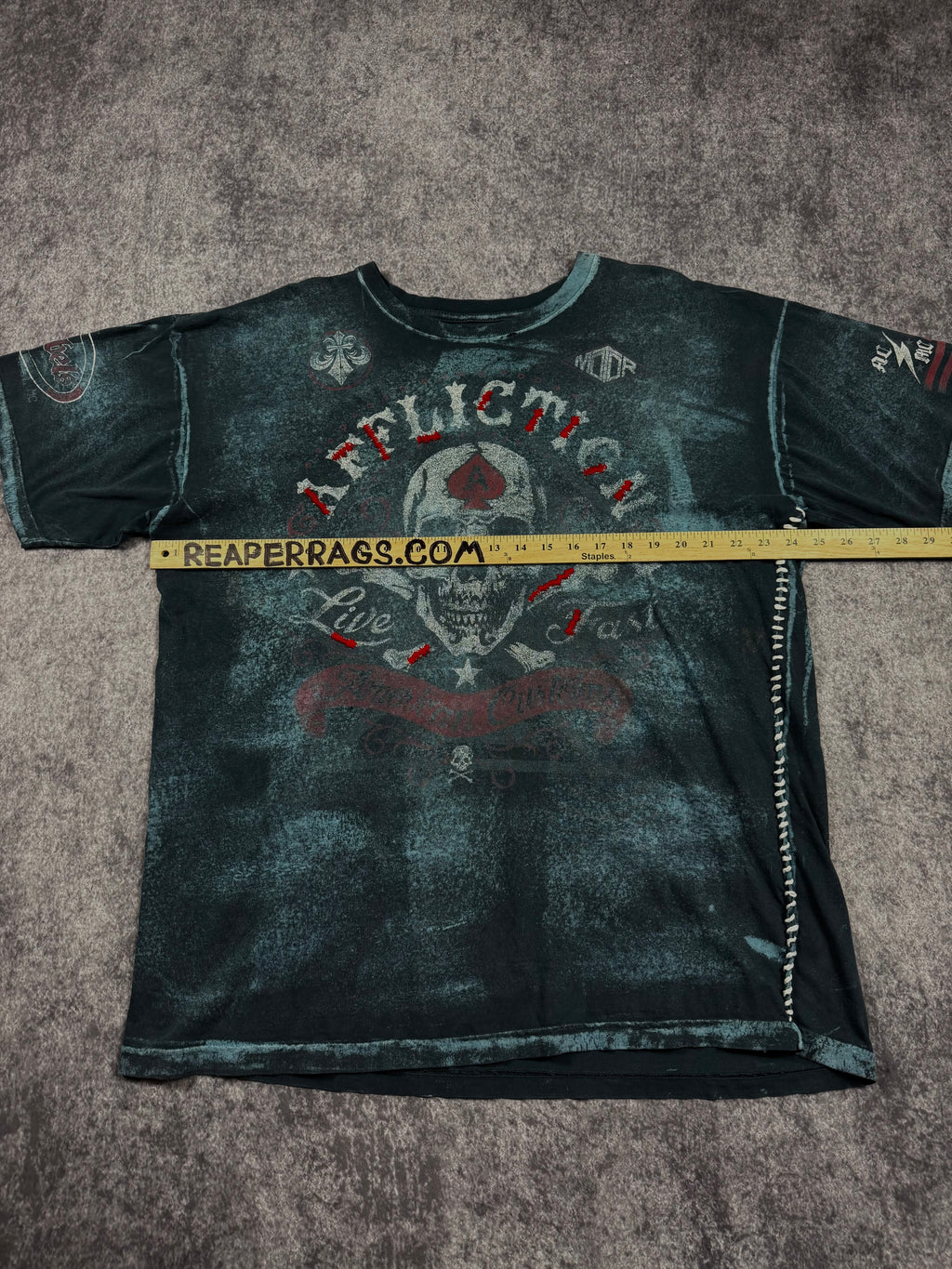 2000s affliction shirt (XL)