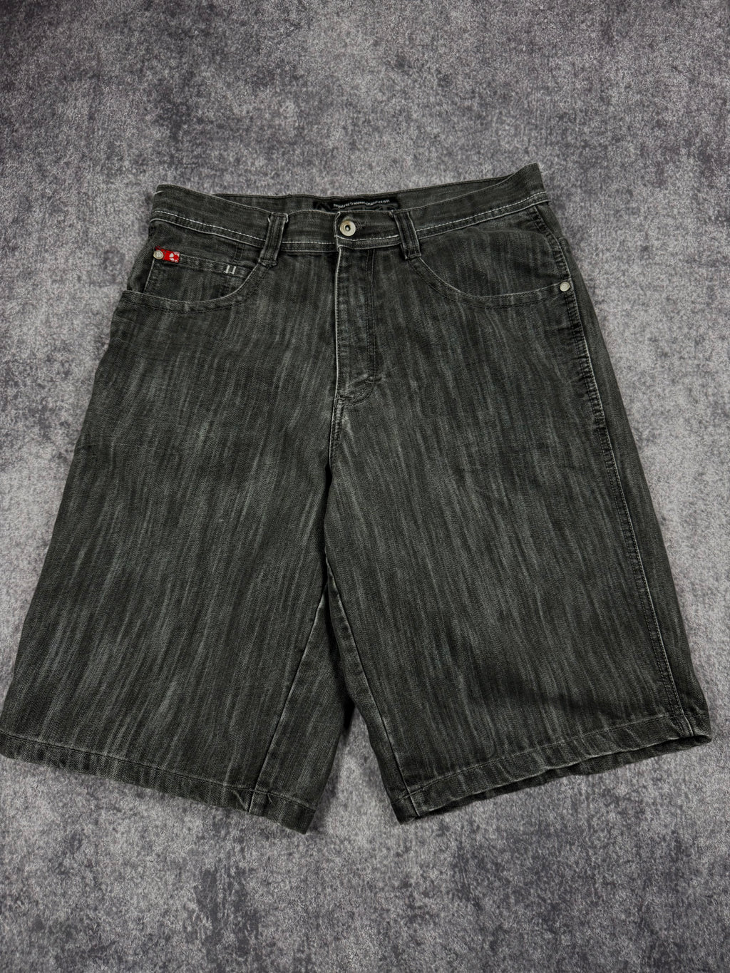 (rare) 2000s southpole red tab jorts (34)