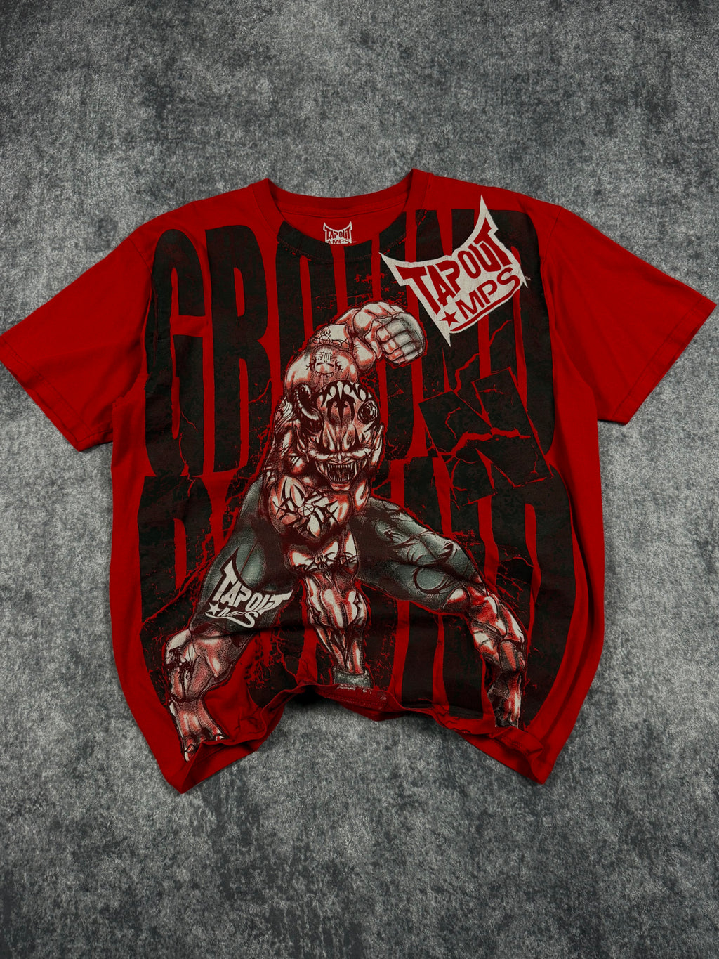 (rare) 2000s tapout shirt (L)