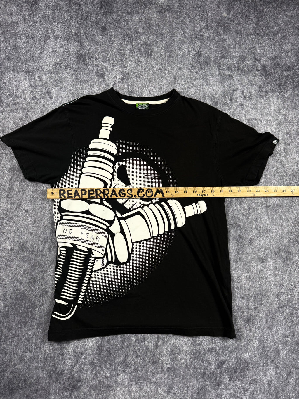 (RARE) 2000S NO FEAR SHIRT (M)