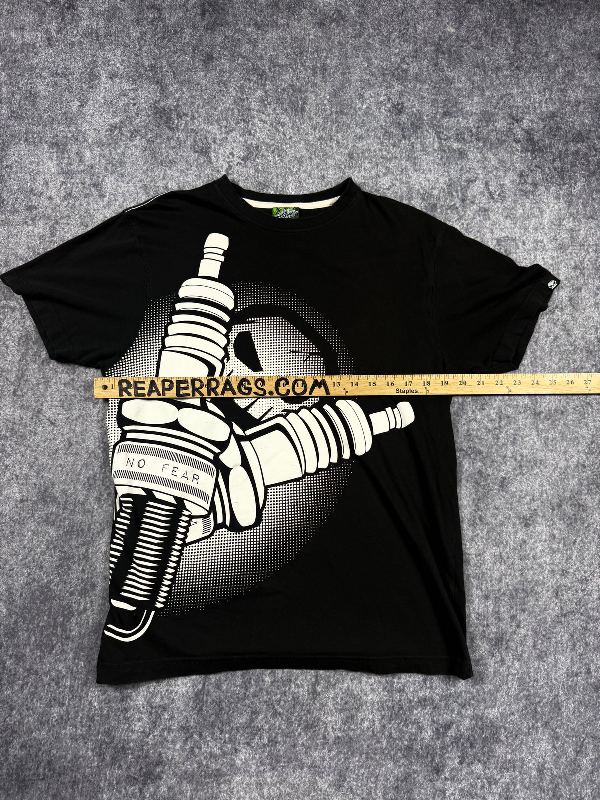 (RARE) 2000S NO FEAR SHIRT (M)