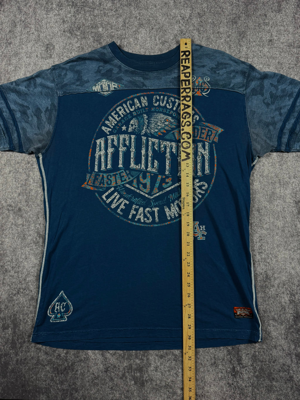 2000s affliction shirt (L)