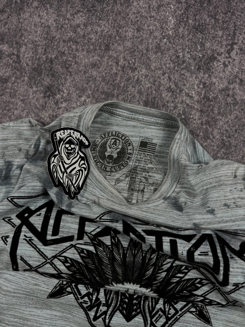 2000s affliction shirt (L)