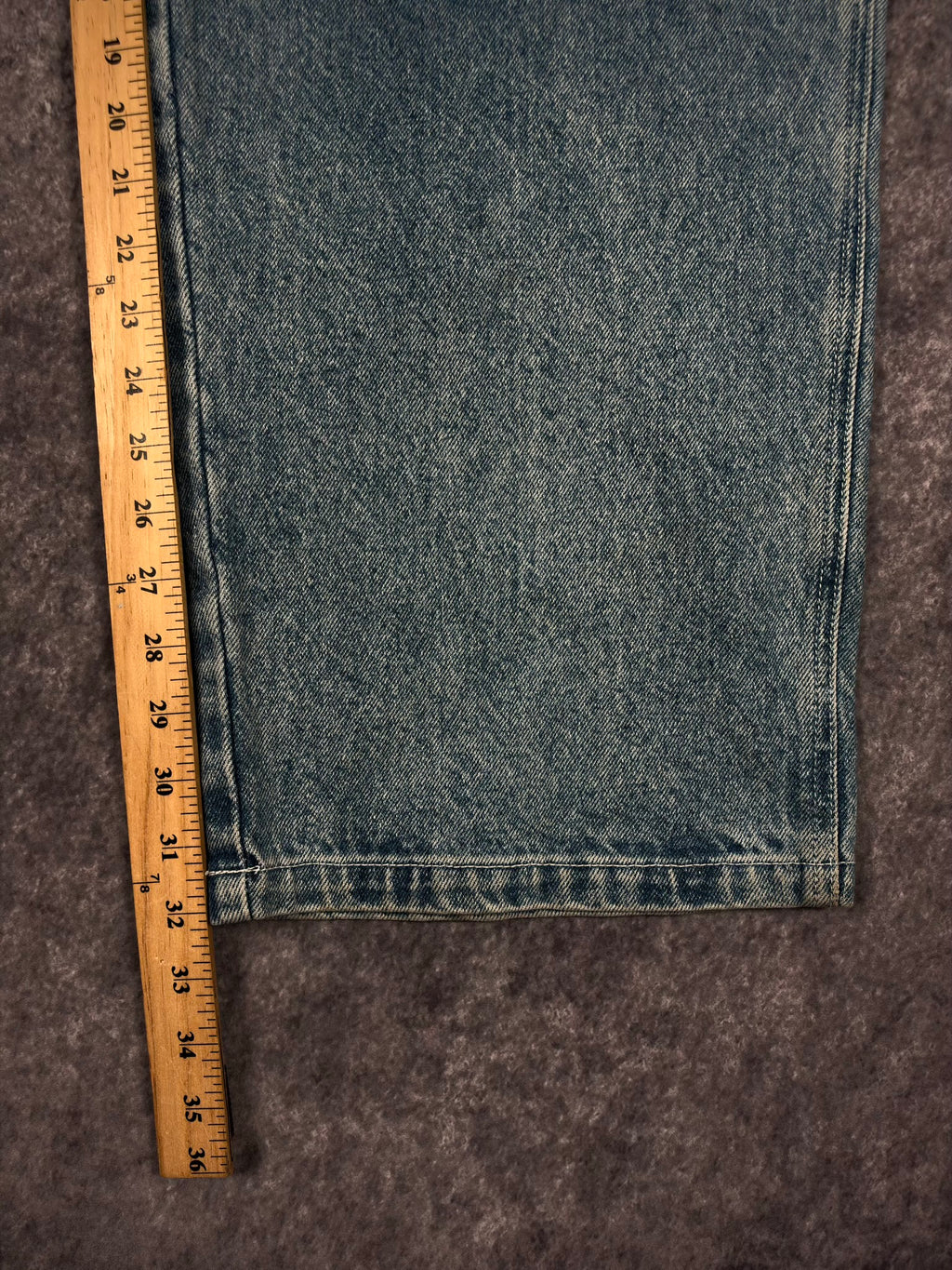 (RARE) 2000s EMBROIDERED SOUTHPOLE JEANS (36x32)