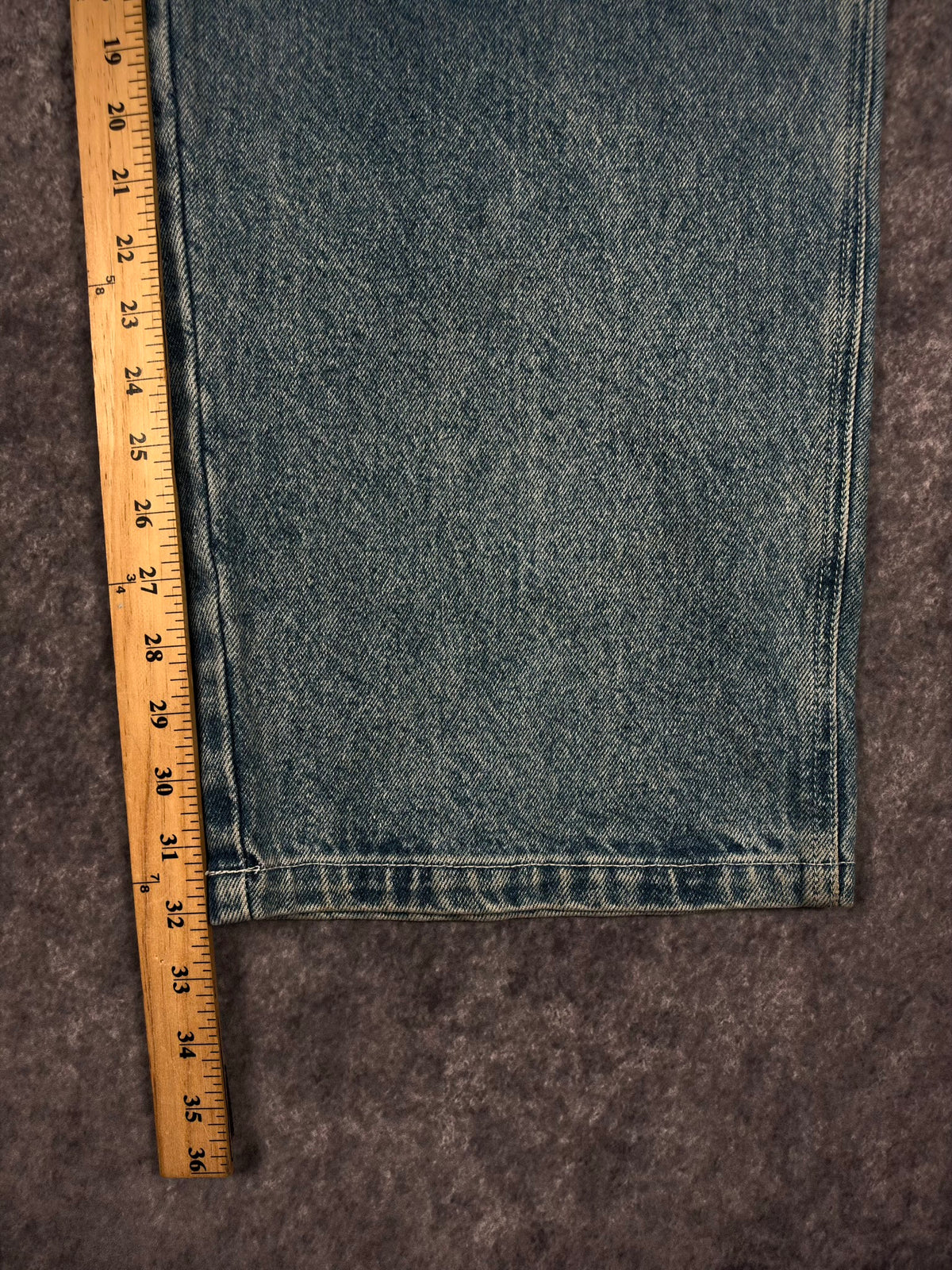 (RARE) 2000s EMBROIDERED SOUTHPOLE JEANS (36x32)