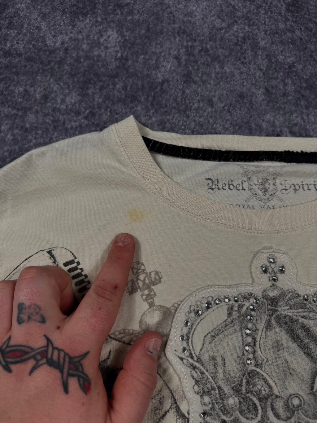 2000s rebel spirit rhinestone shirt (L)
