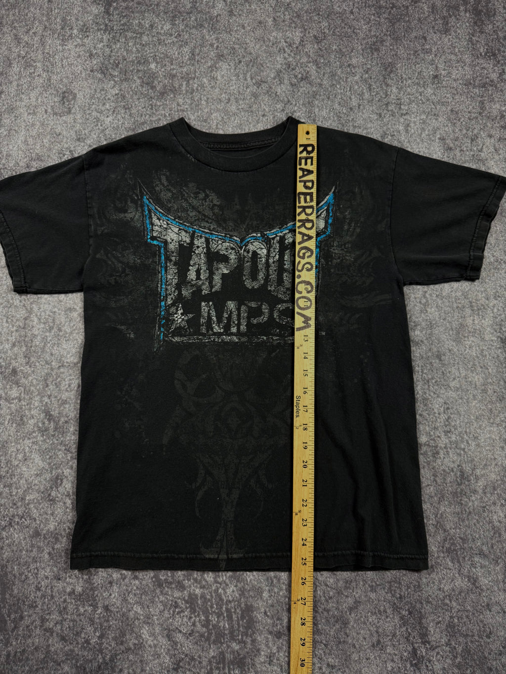 (rare) 2000s tapout shirt (S)