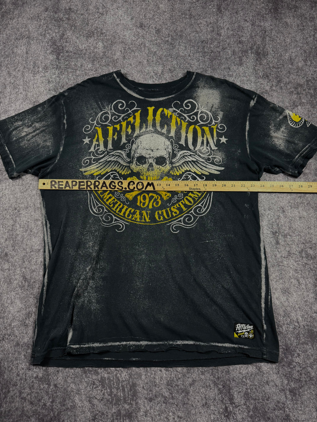 2000s affliction shirt (XL)