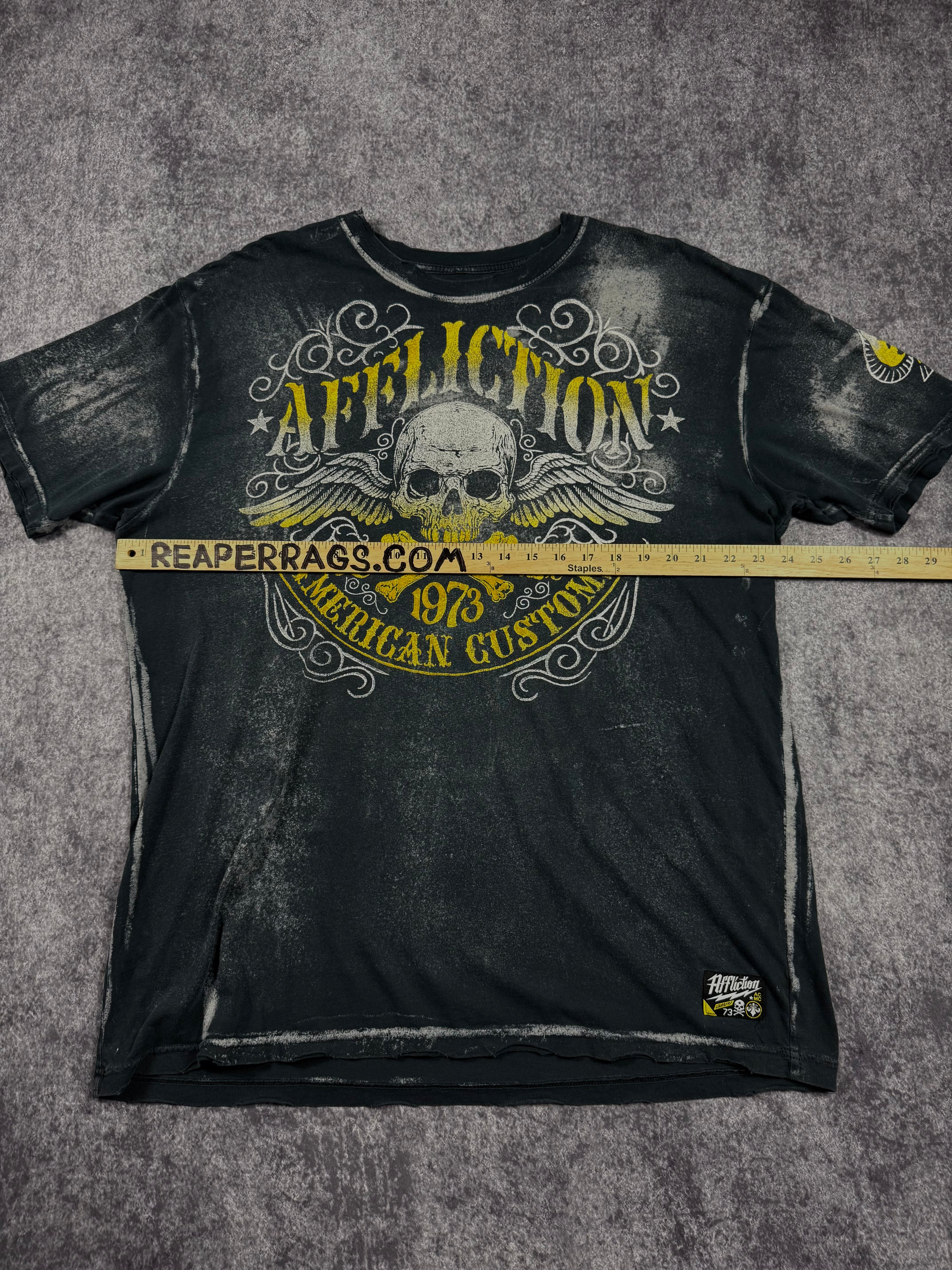 2000s affliction shirt (XL)