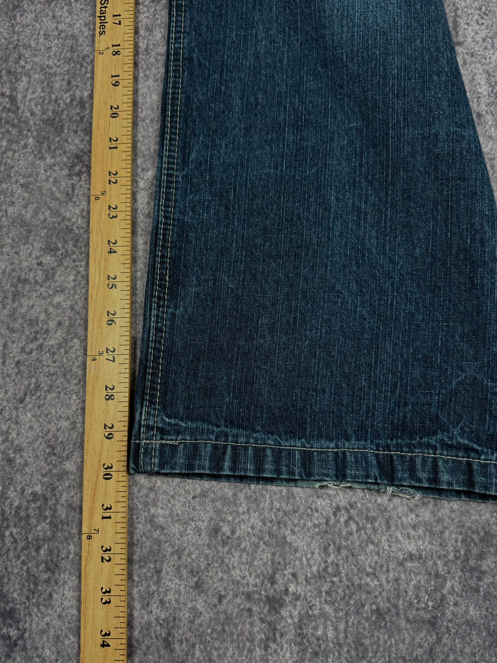 (rare) 2000s southpole jeans (42x30)