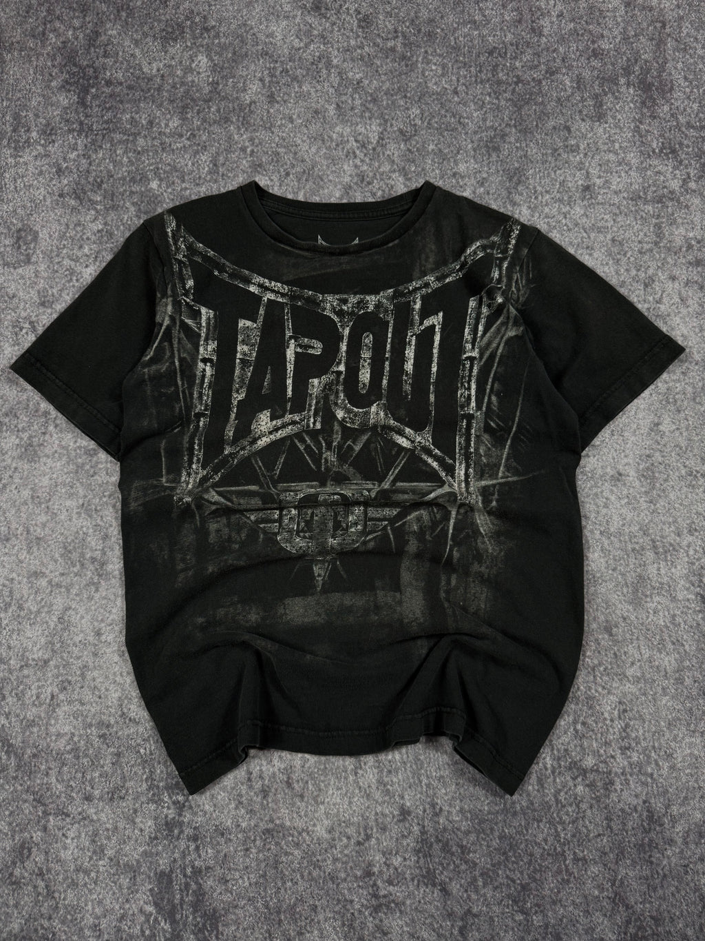 (rare) 2000s tapout shirt (S)