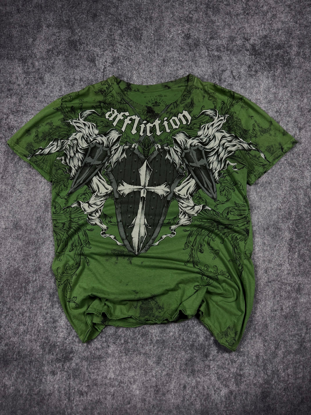 (rare) 2000s affliction shirt (XL)