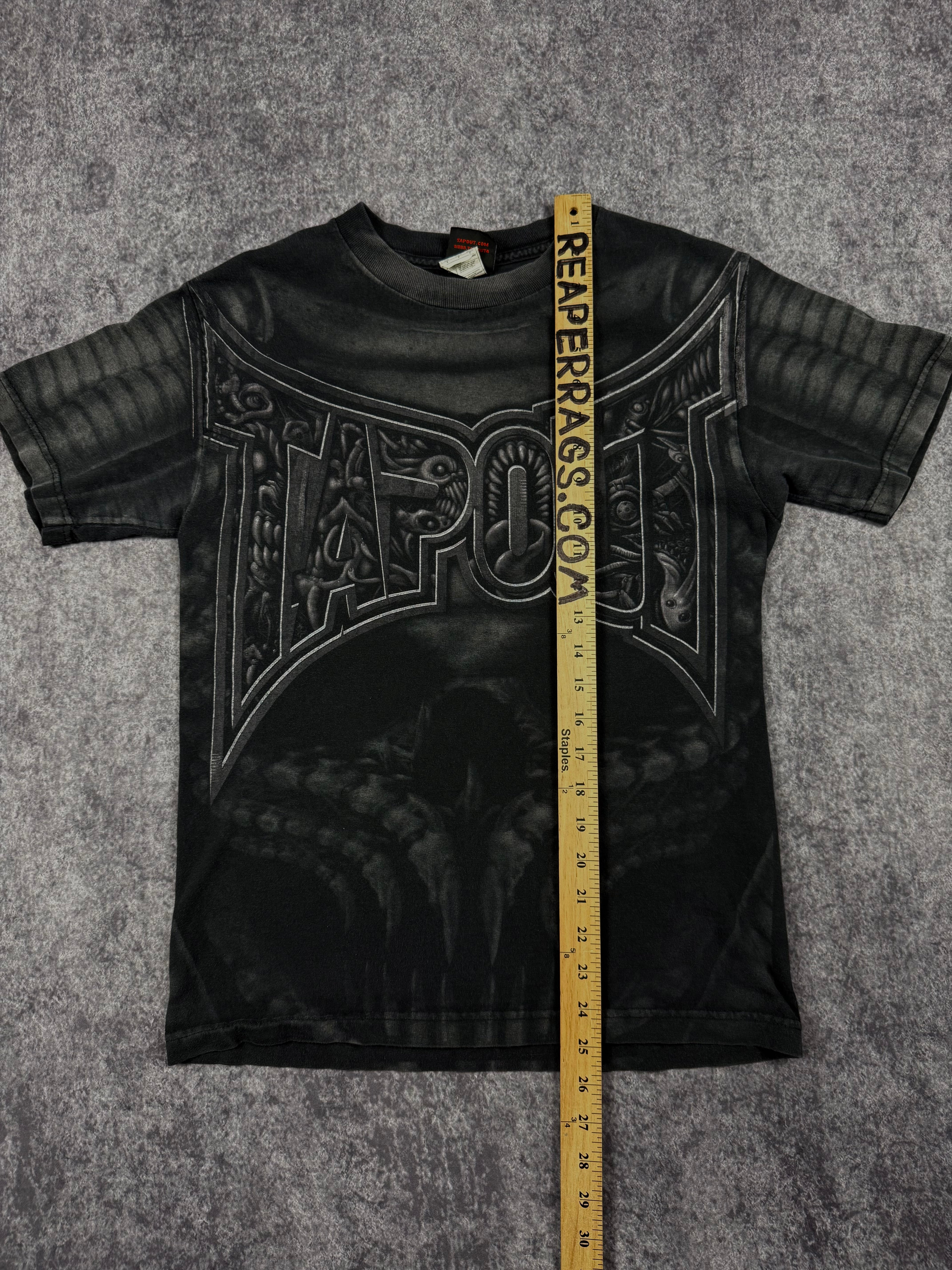 (rare) 2000s tapout shirt (S)