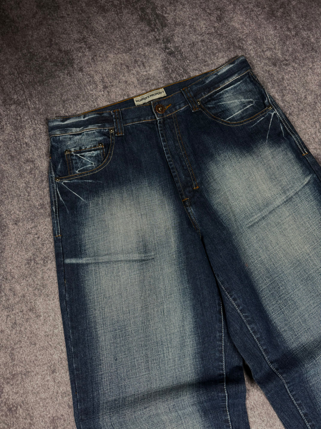 (rare) deadstock 2000s members property jeans (36x30)