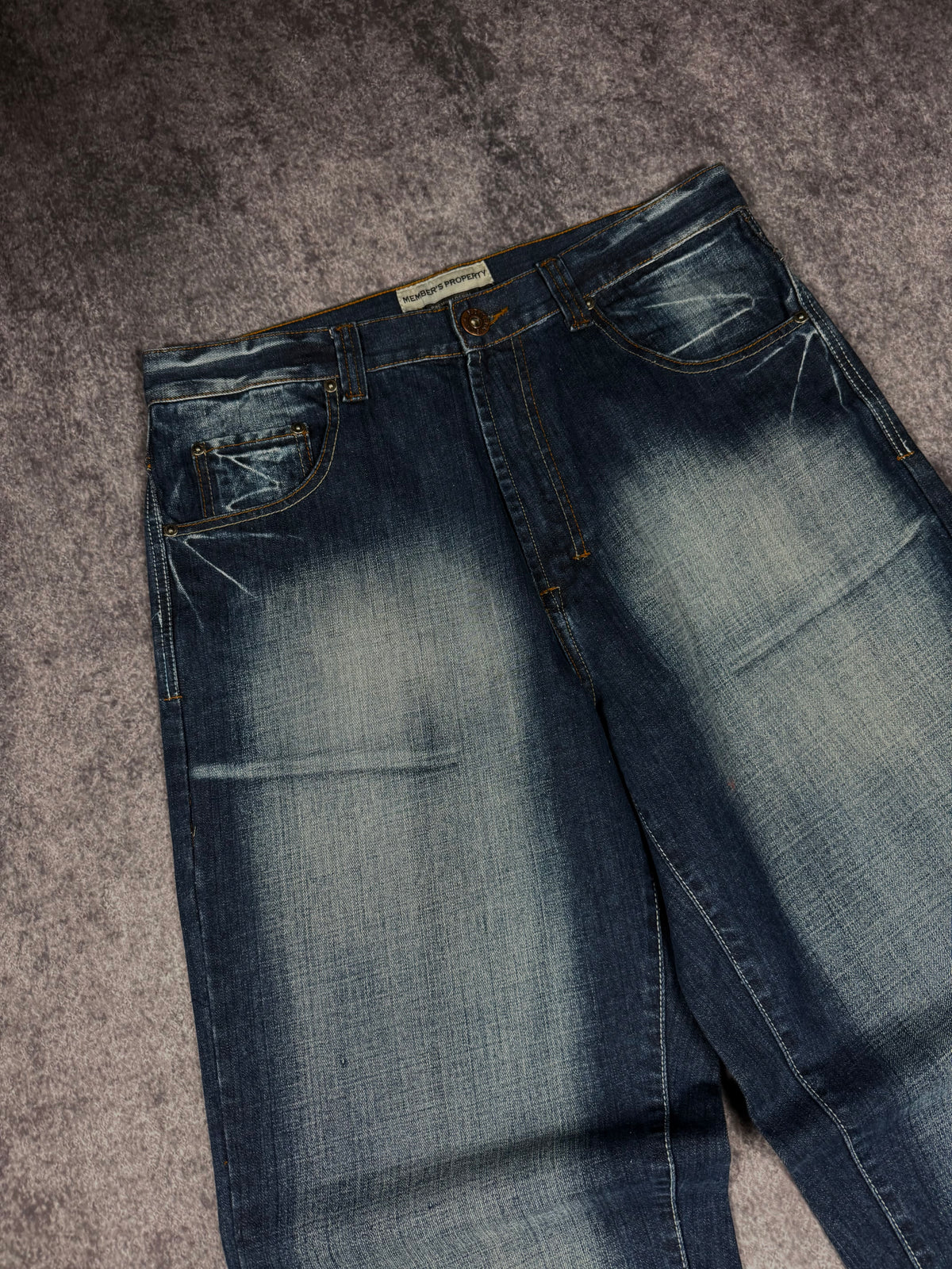 (rare) deadstock 2000s members property jeans (36x30)
