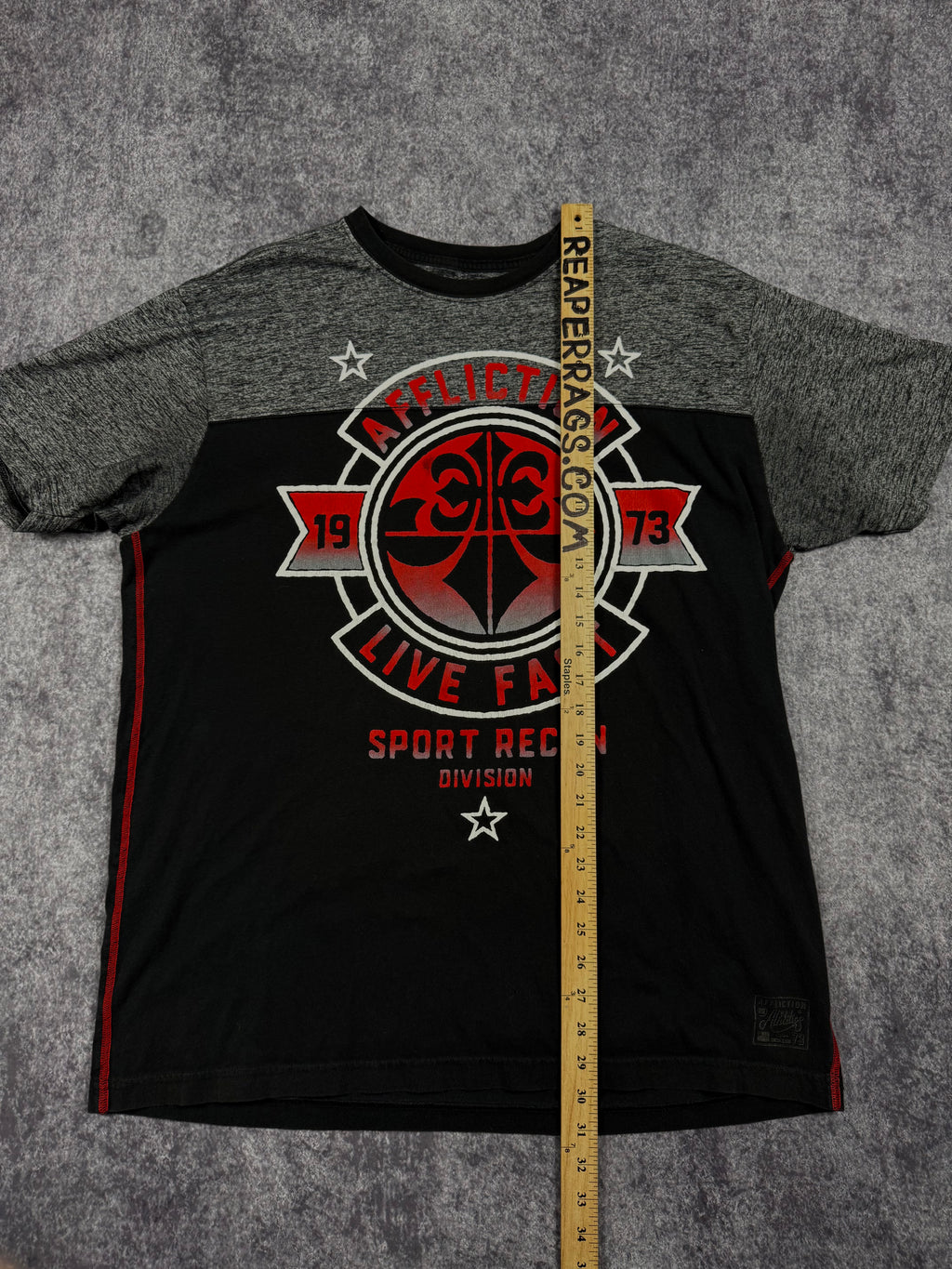 2000s affliction shirt (L)