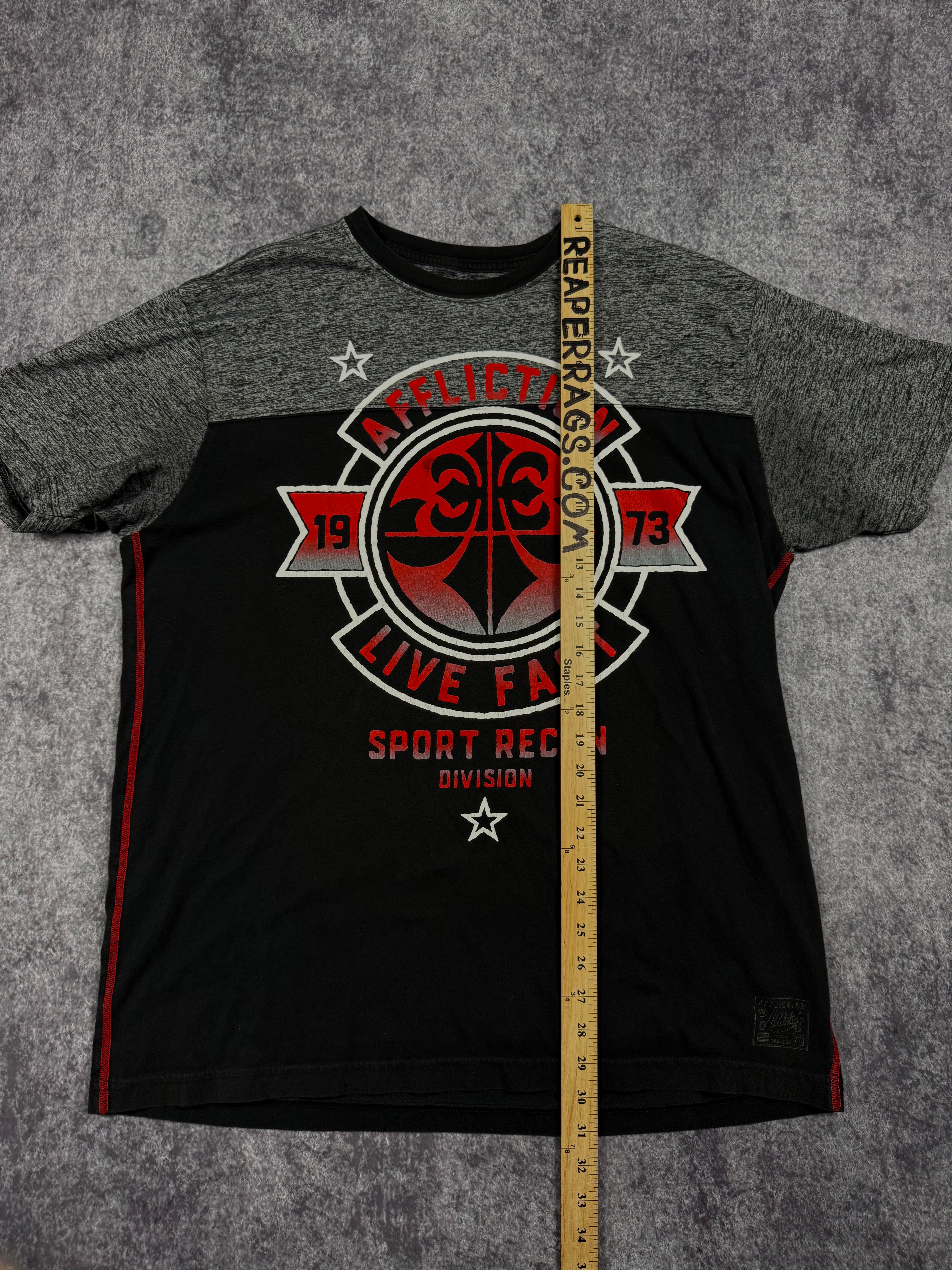 2000s affliction shirt (L)