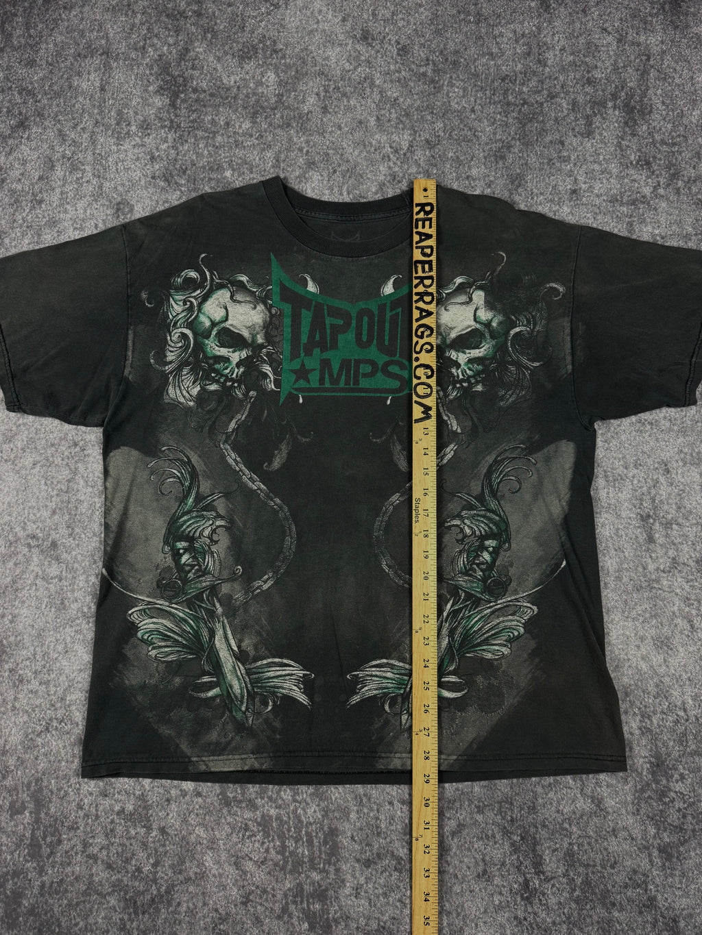 (rare) 2000s tapout shirt (XL)