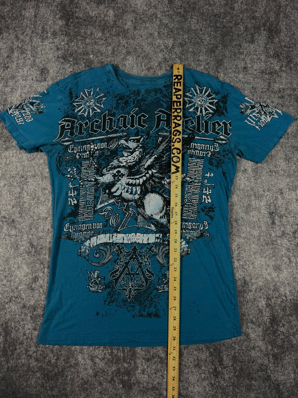 (rare) 2000s archaic x affliction shirt (L)
