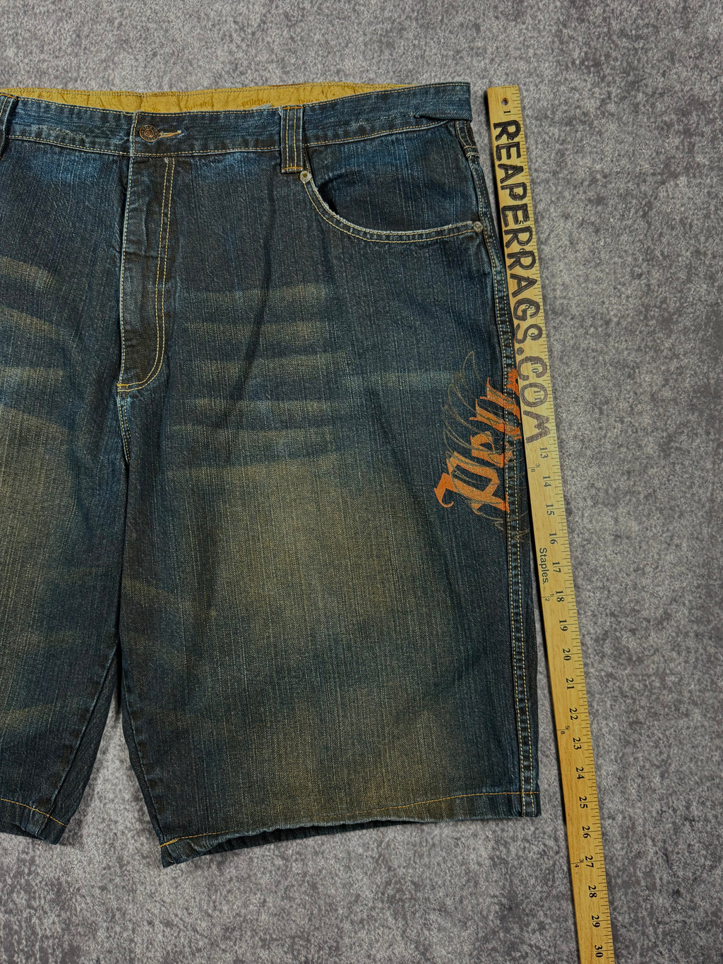 (rare) 2000s pelle pelle jorts (46)