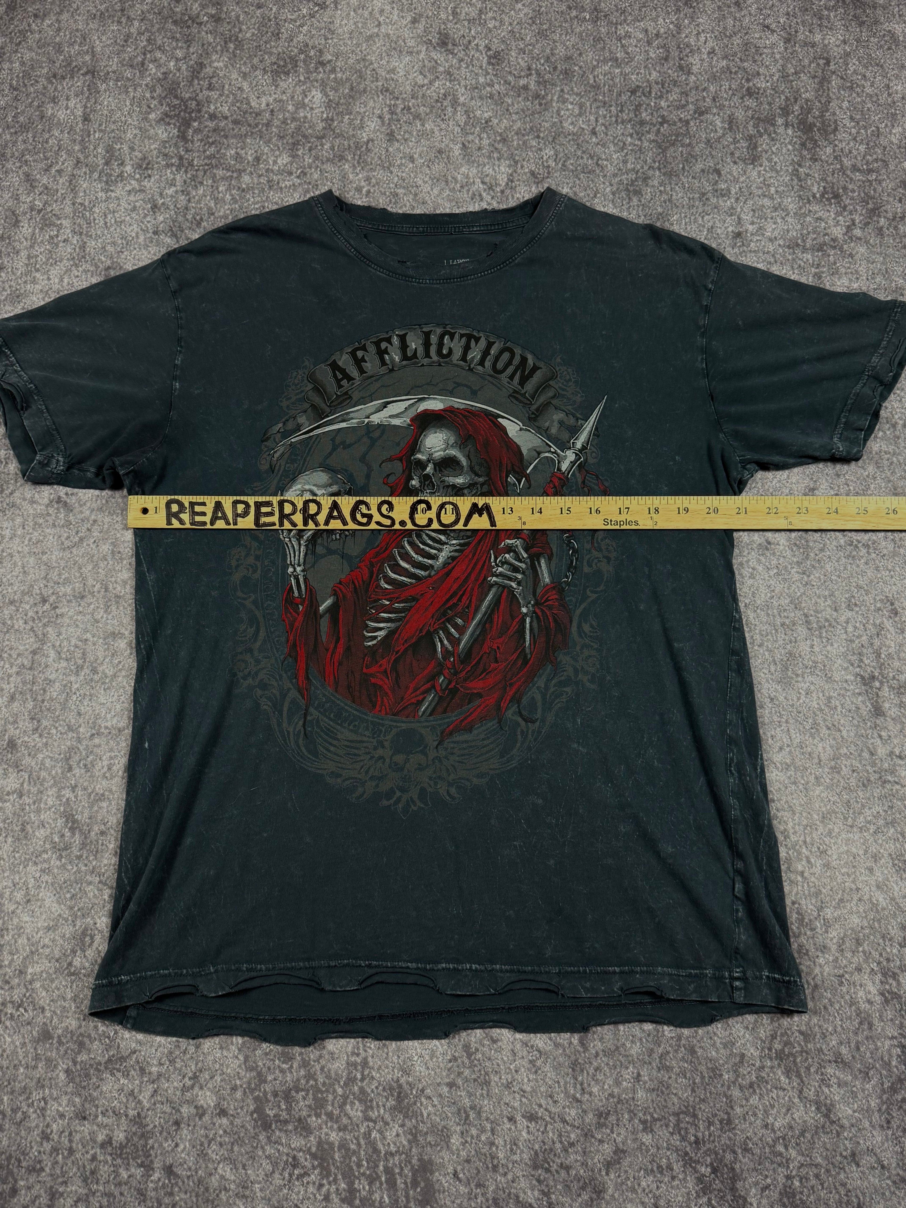 (rare) 2000s affliction shirt (L)