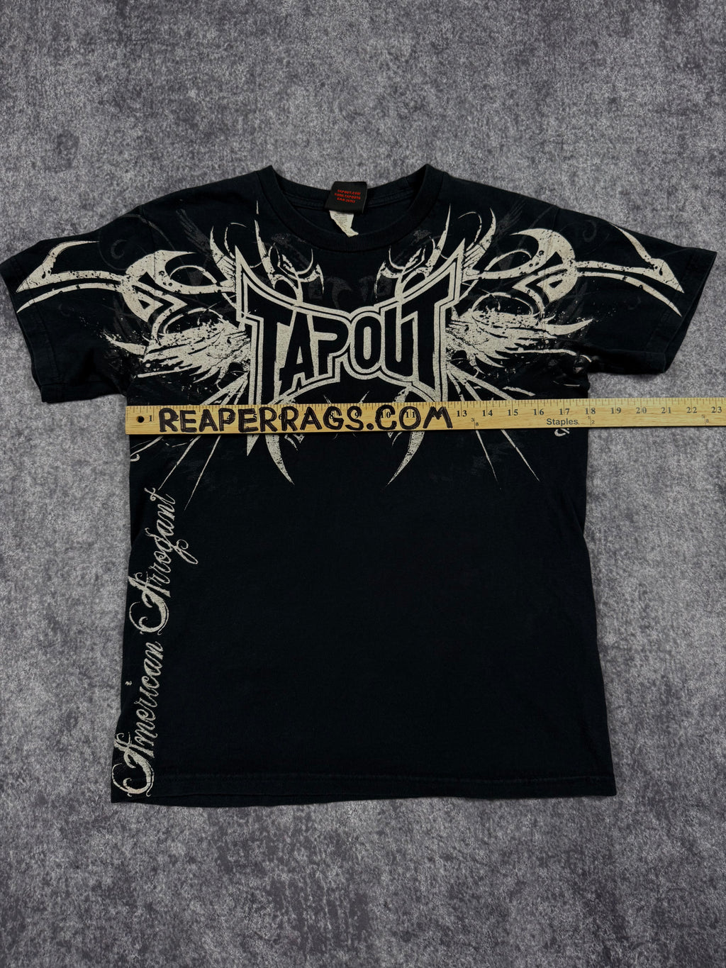 (rare) 2000s tapout shirt (S)