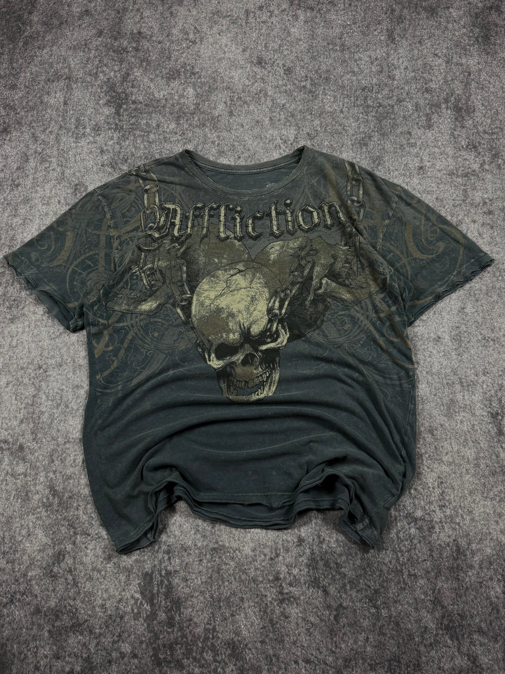 (rare) 2000s affliction shirt (L)