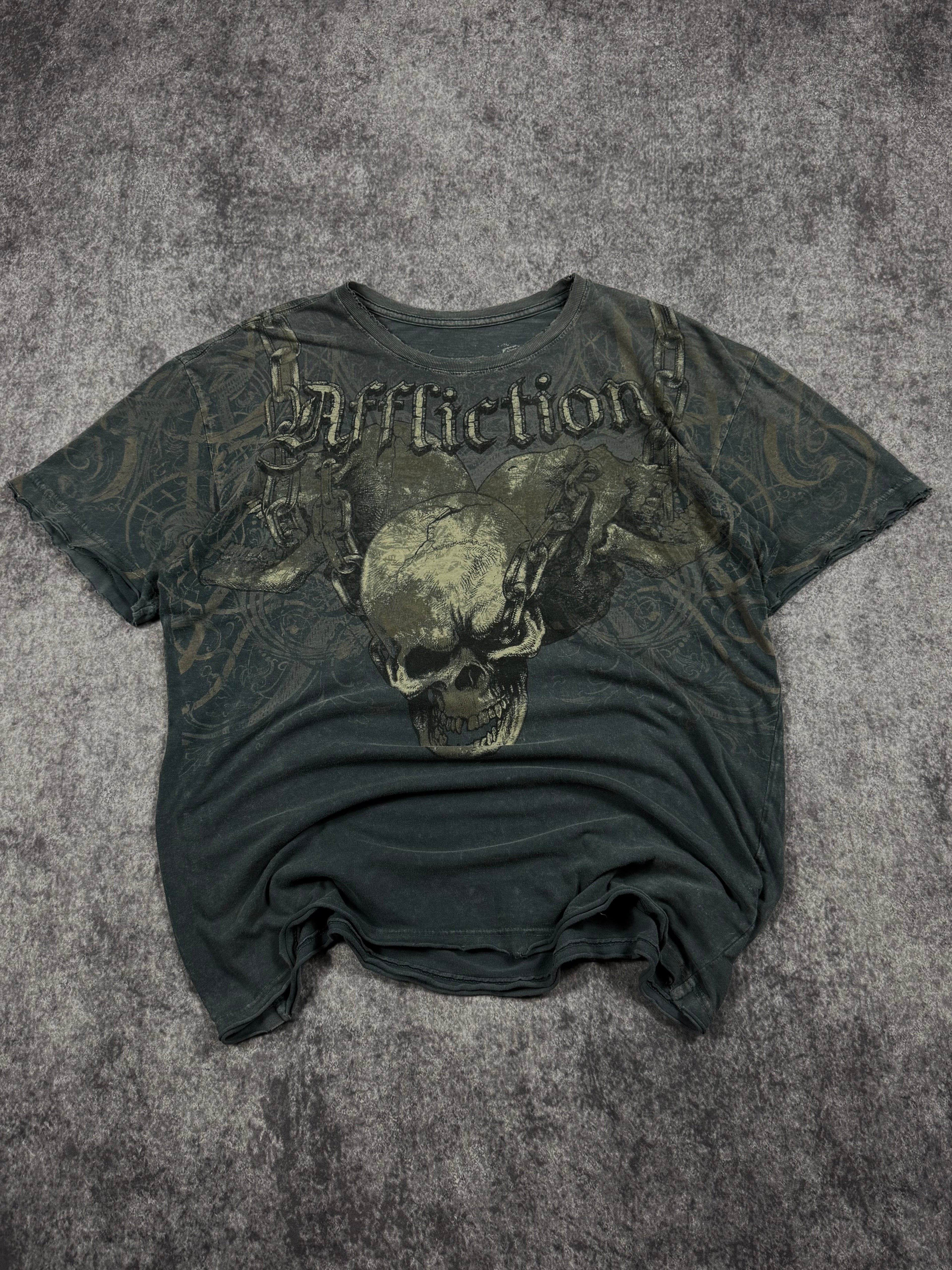 (rare) 2000s affliction shirt (L)