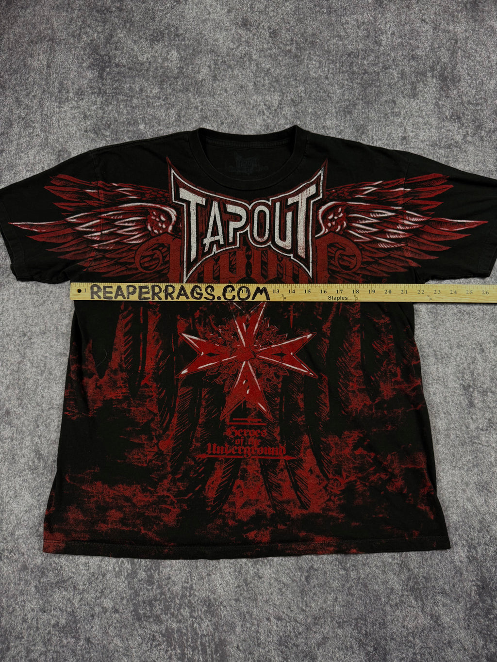 (rare) 2000s tapout signature series shirt (L)