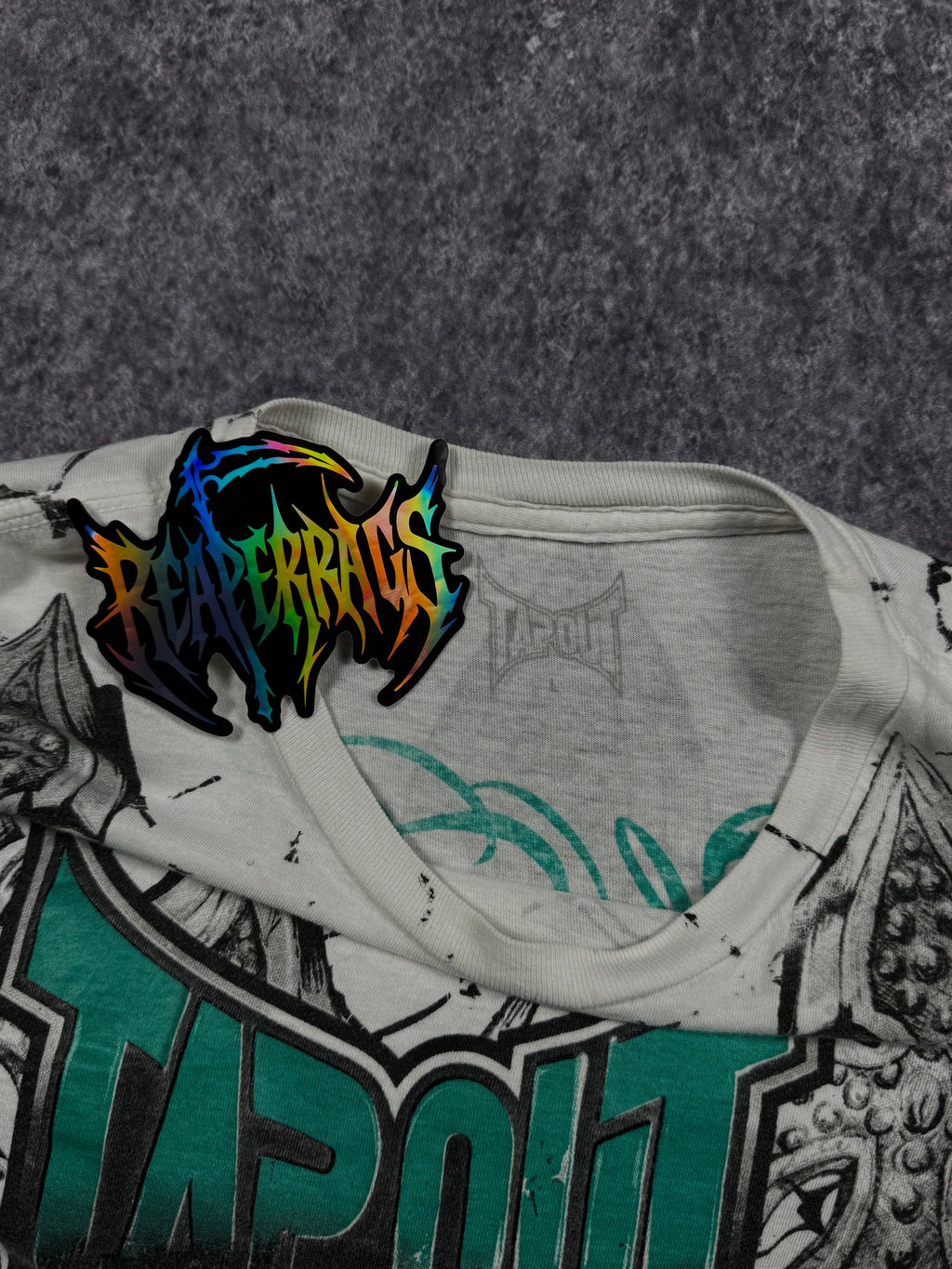 (rare) 2000s tapout shirt (L)