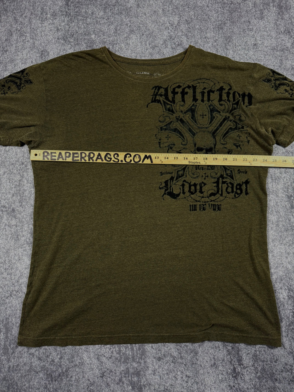 (rare) 2000s affliction shirt (XL)