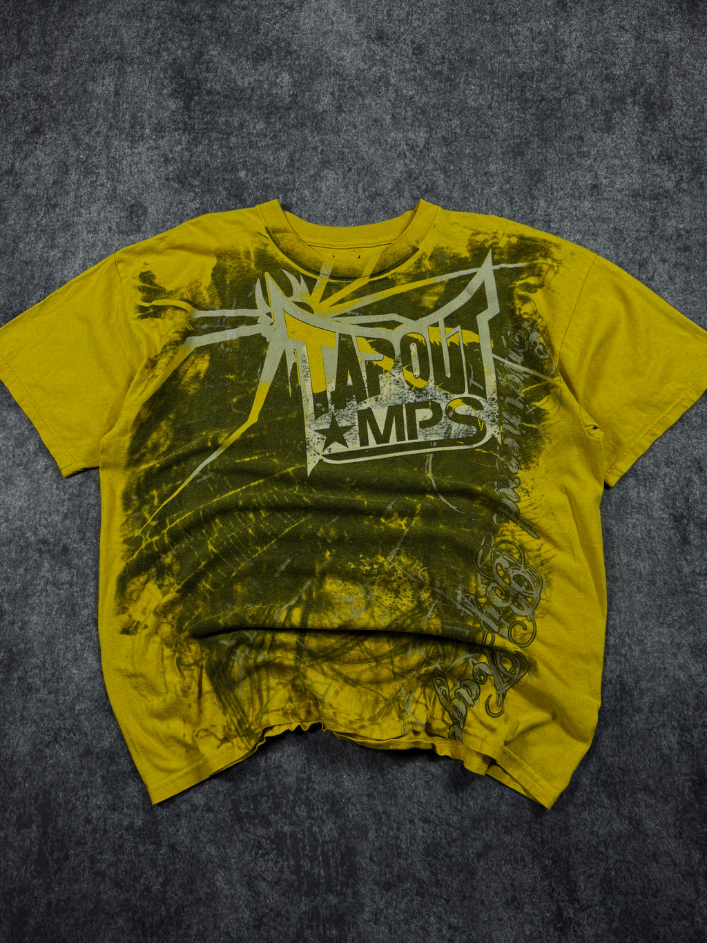 2000s tapout shirt (XL)