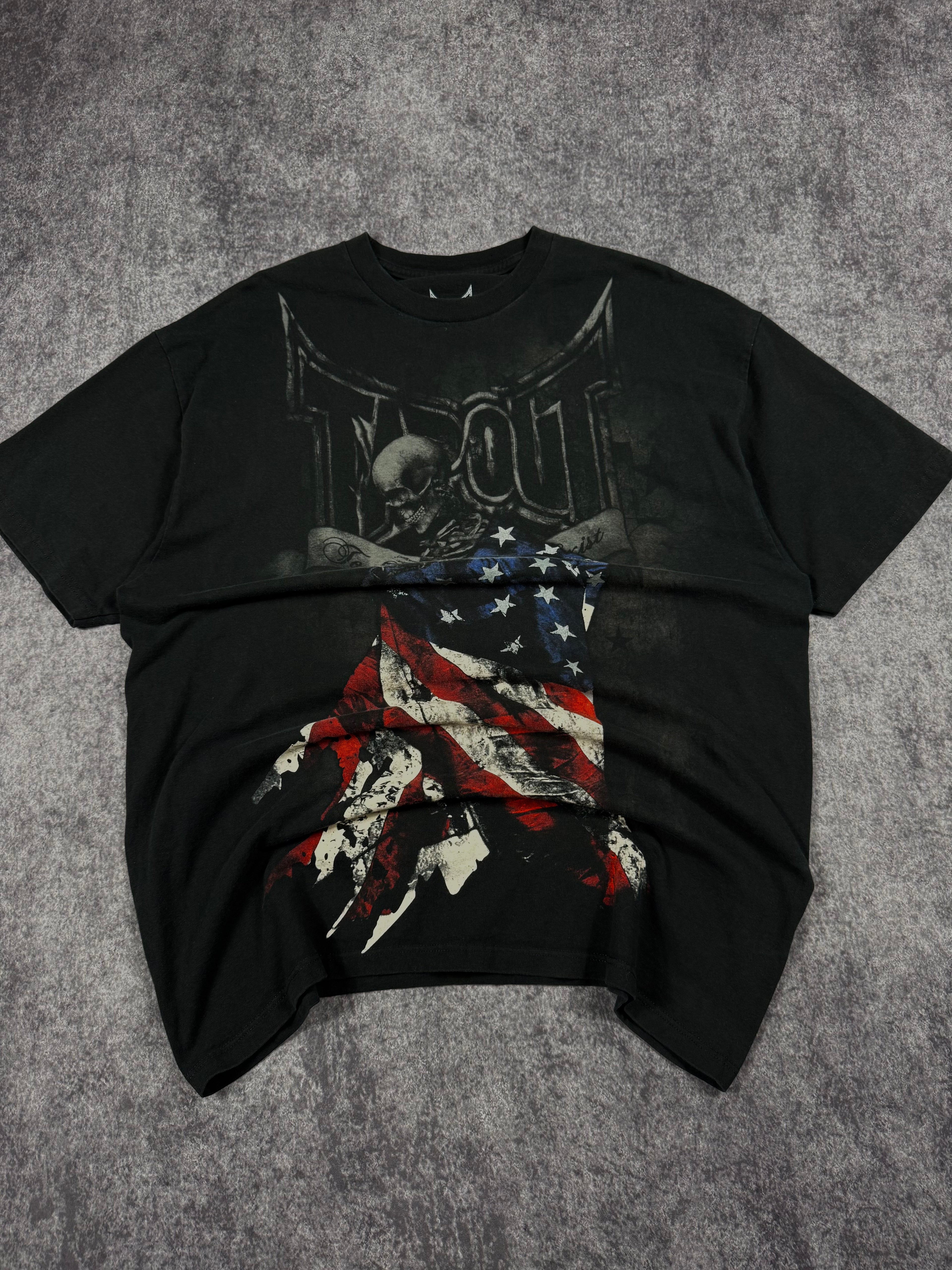 2000s tapout shirt (XL)