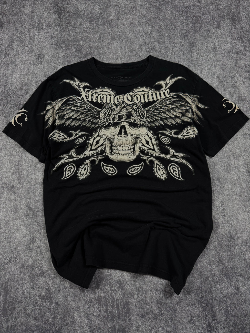 (rare) 2000s xtreme couture shirt (M)