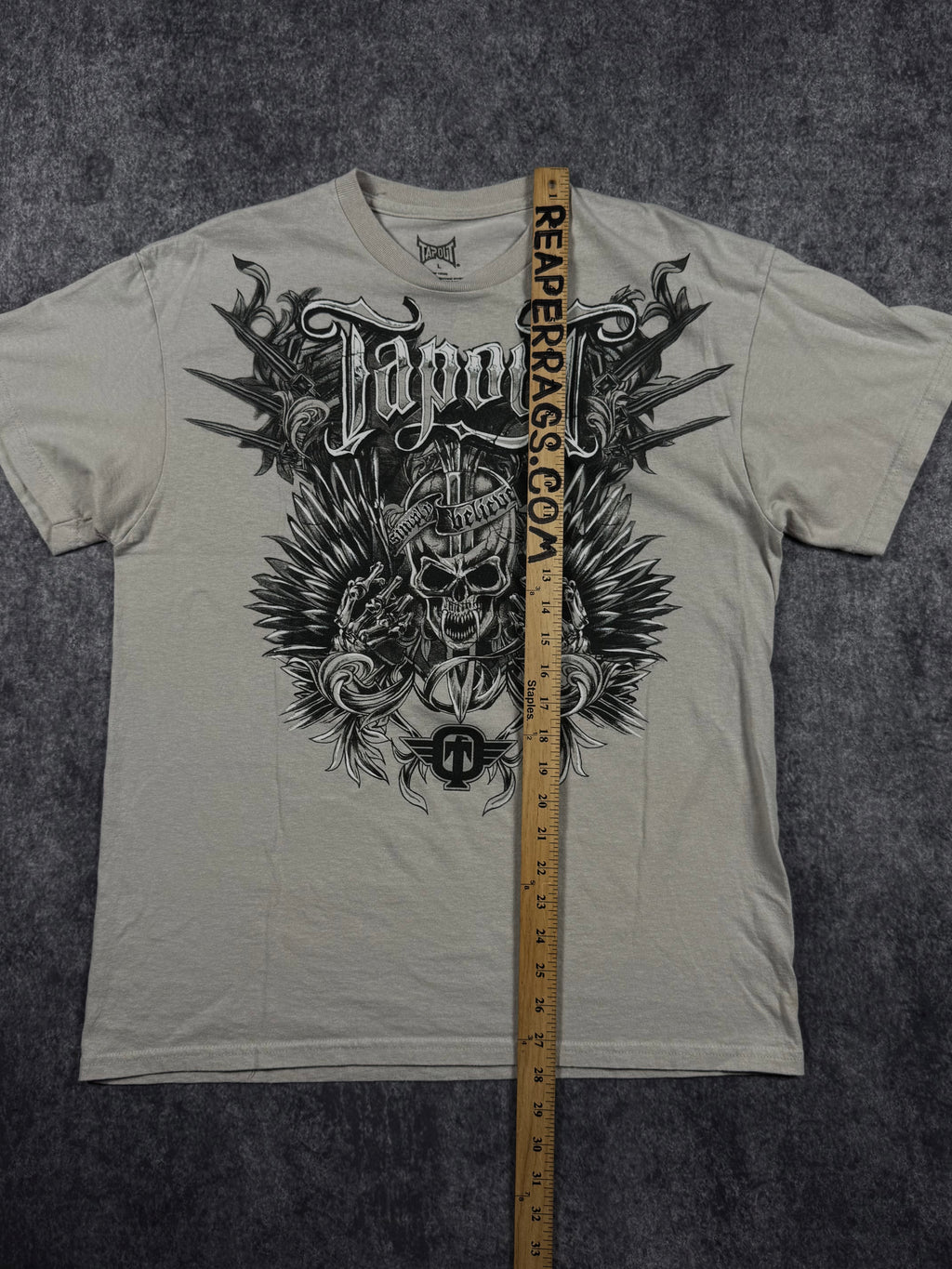 (rare) 2000s tapout shirt (L)