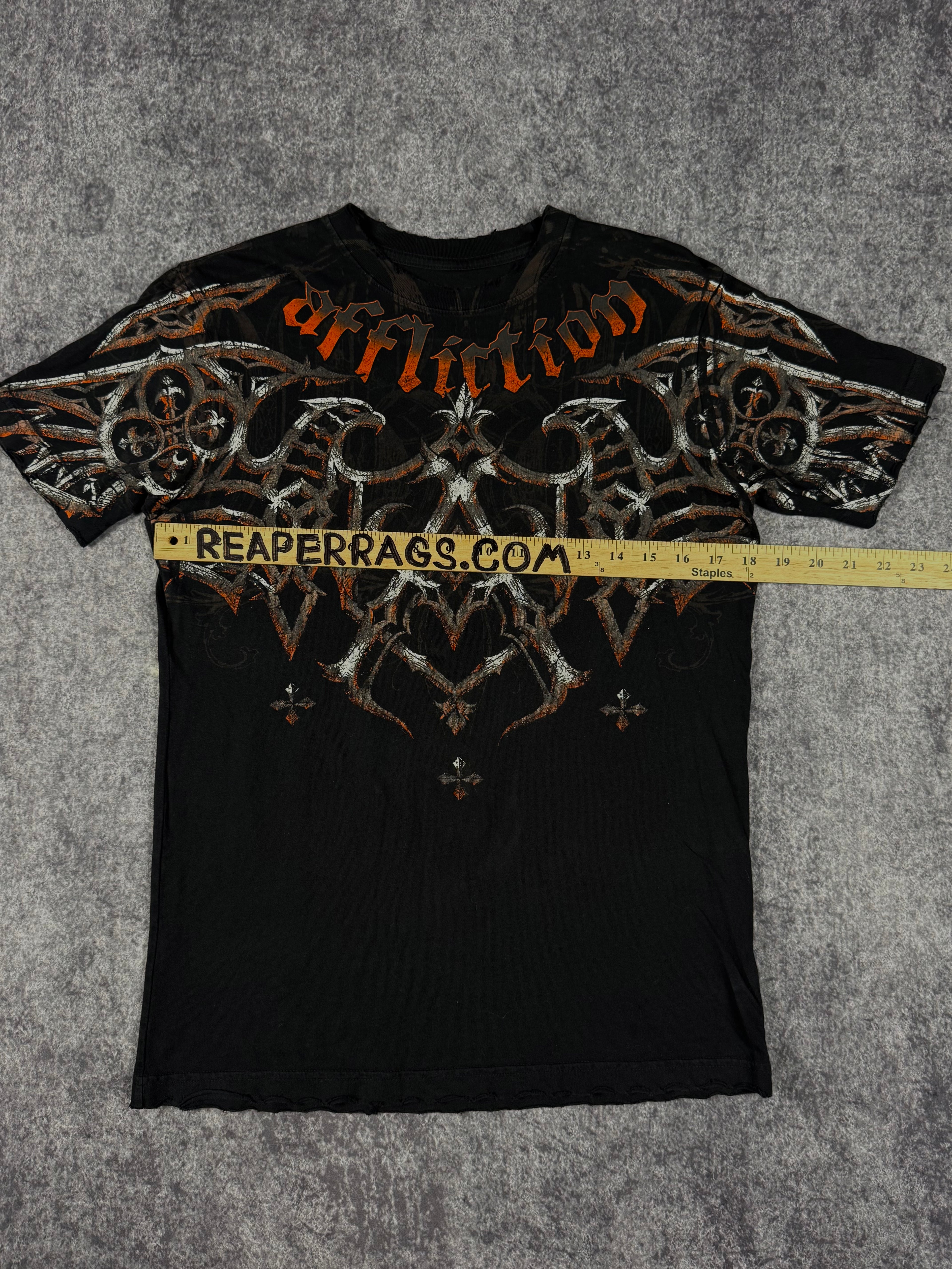 (rare) 2000s affliction shirt (S)