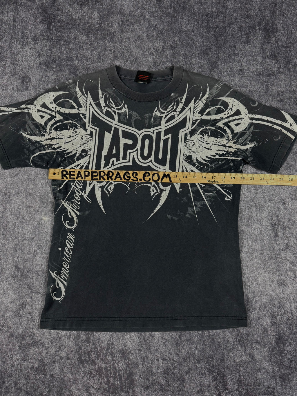 (rare) 2000s tapout shirt (M)