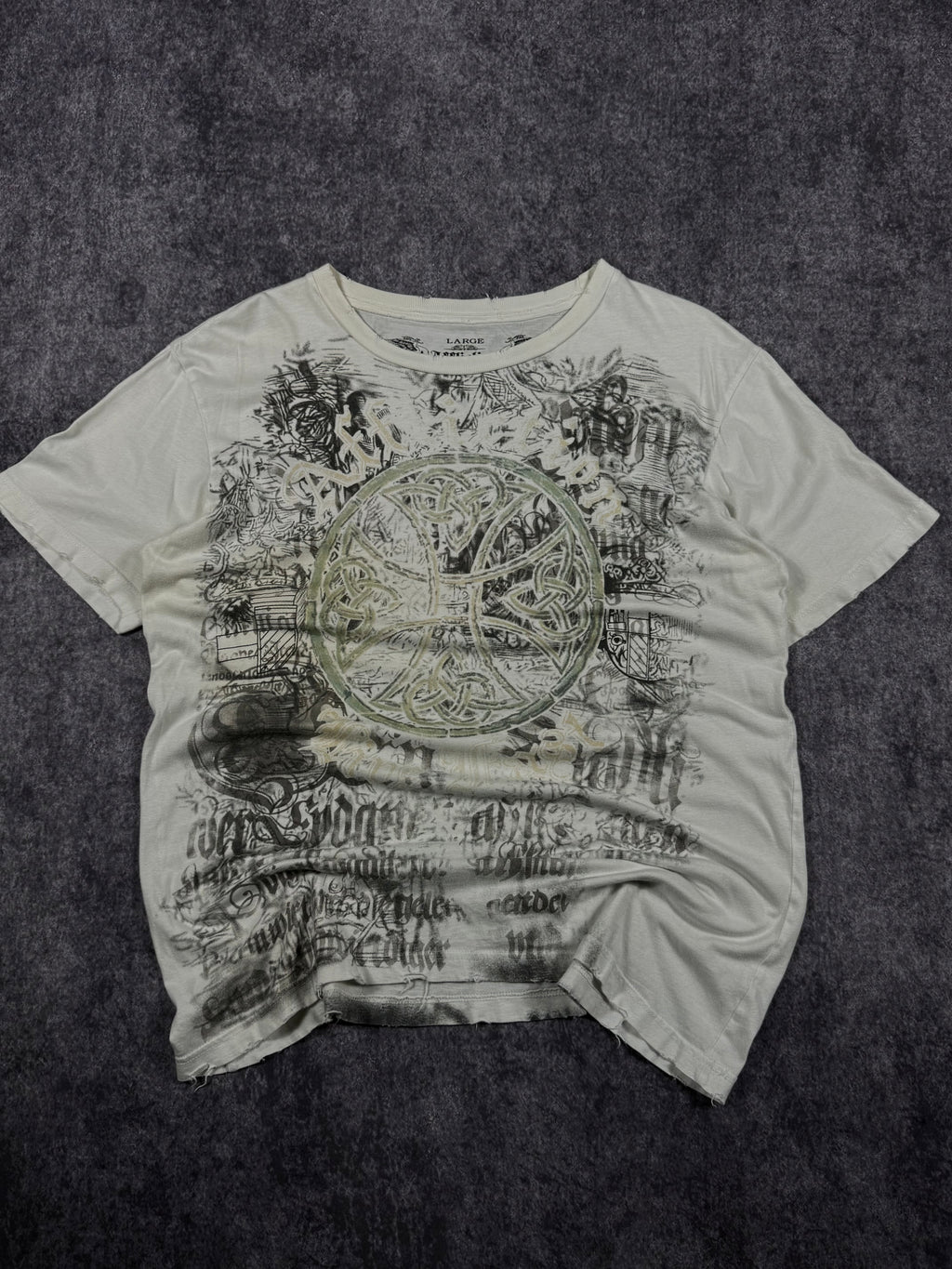 (rare) 2000s affliction shirt (L)