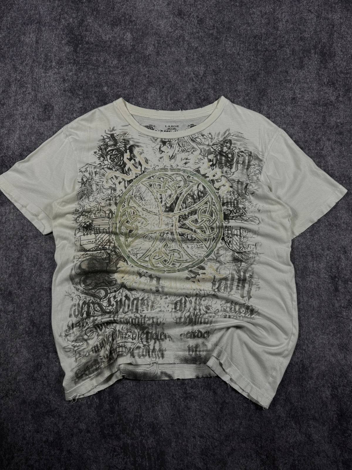 (rare) 2000s affliction shirt (L)