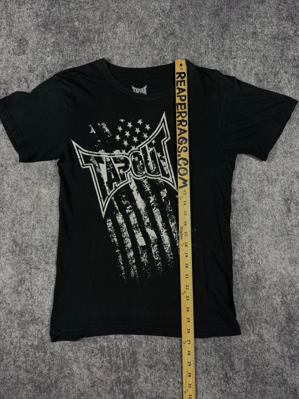 2000s tapout shirt (XS)
