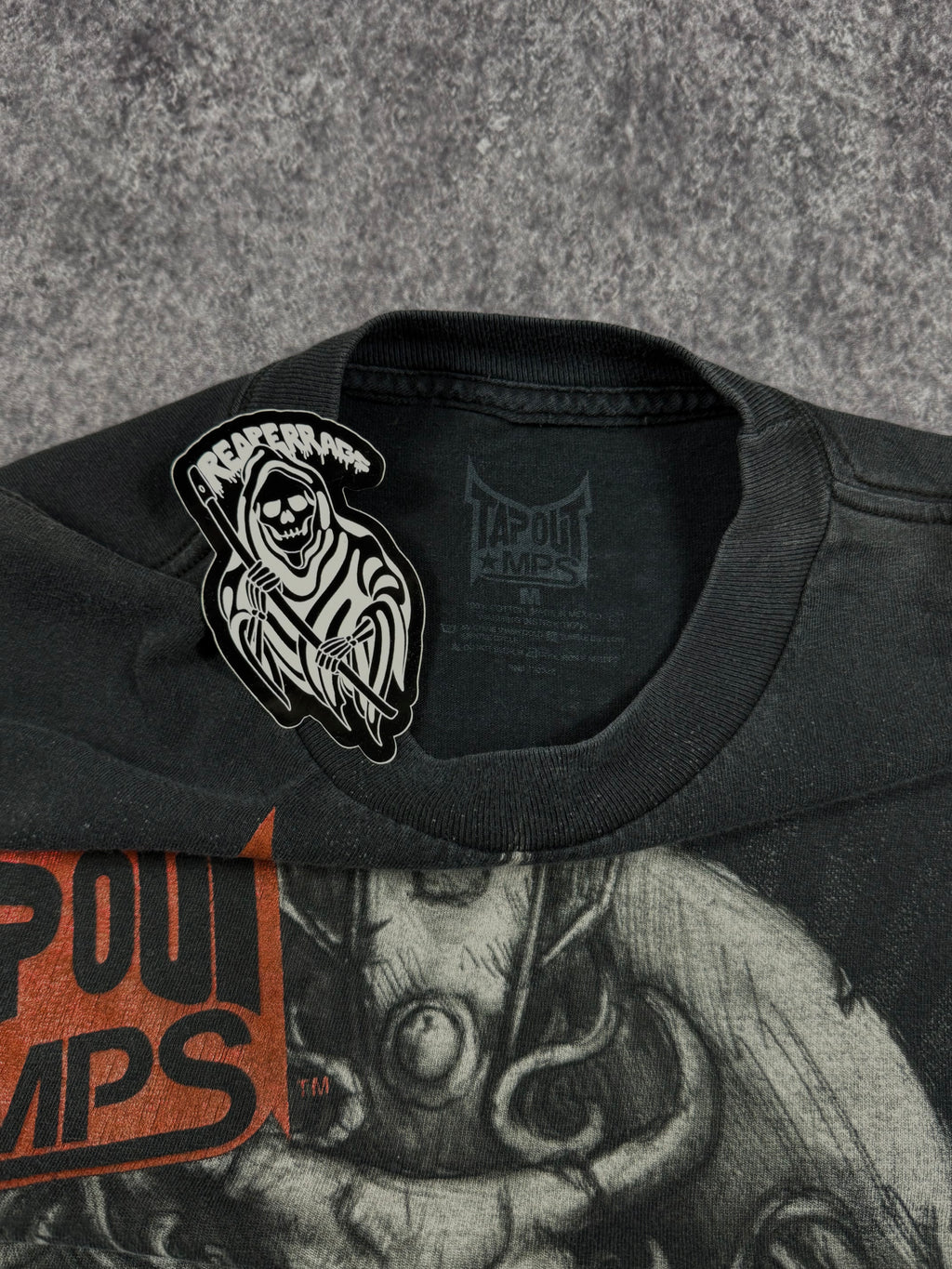 (rare) 2000s tapout shirt (M)