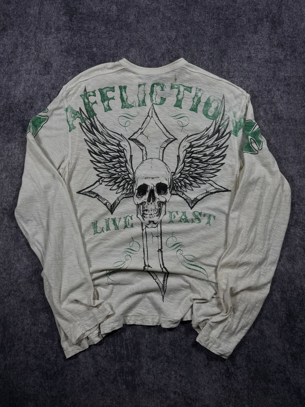 (rare) 2000s affliction long sleeve shirt (L)