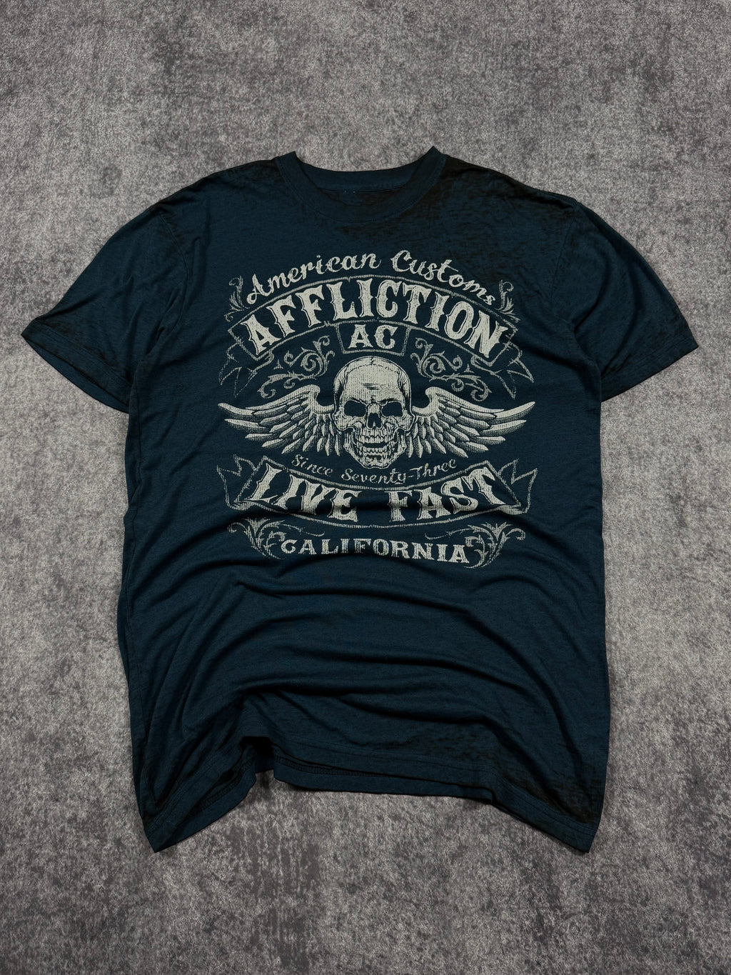 2000s affliction shirt (L)
