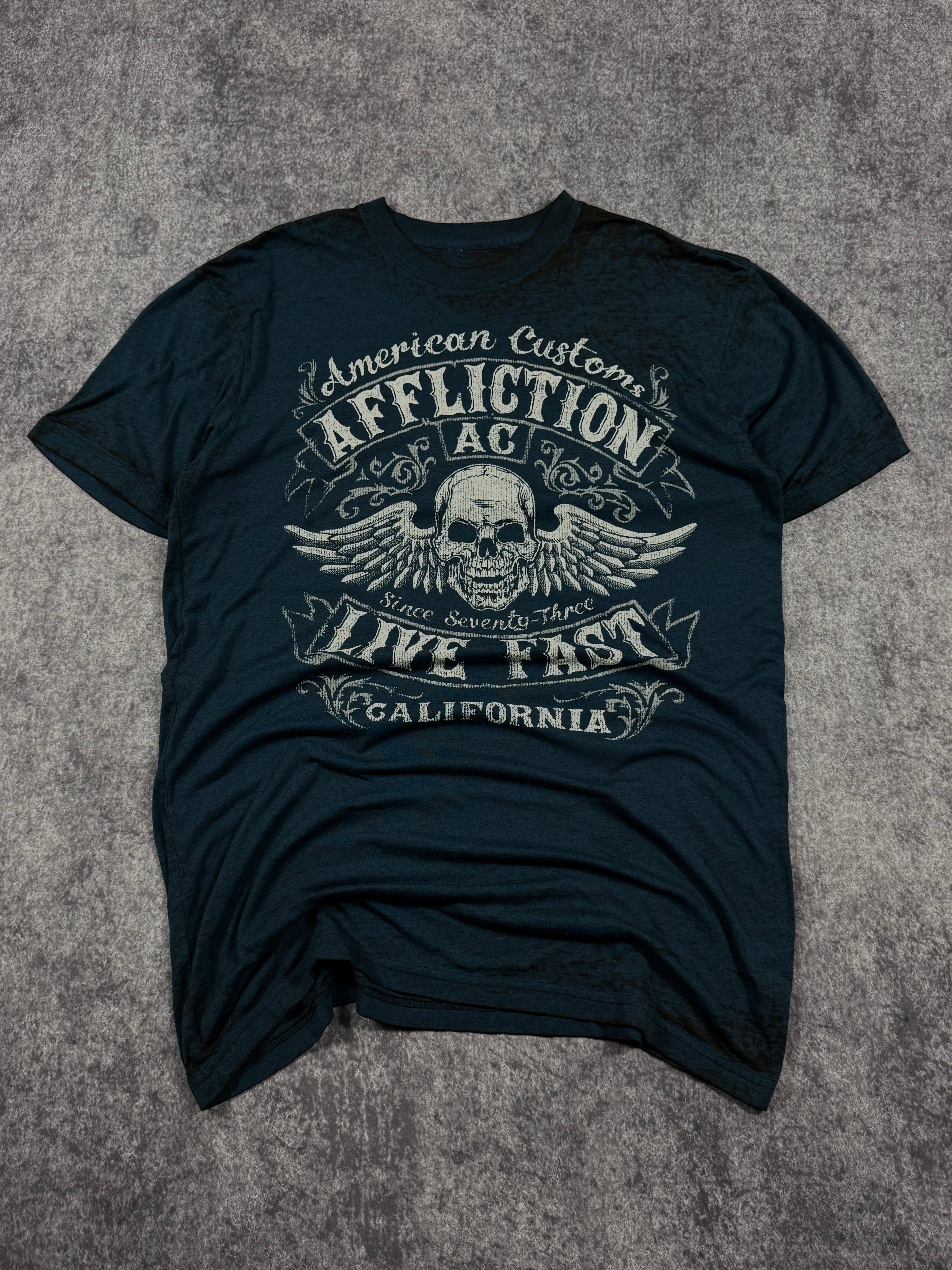 2000s affliction shirt (L)