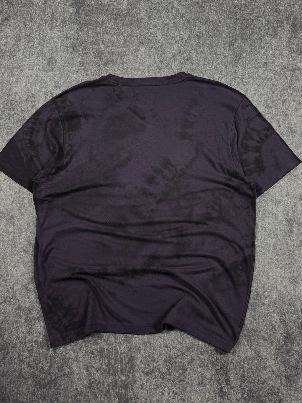 (rare) 2000s retrofit shirt (L)